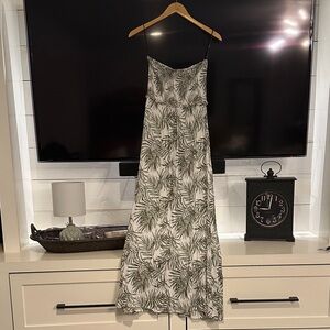 Forever 21 Green and White Leaf Print Maxi Dress